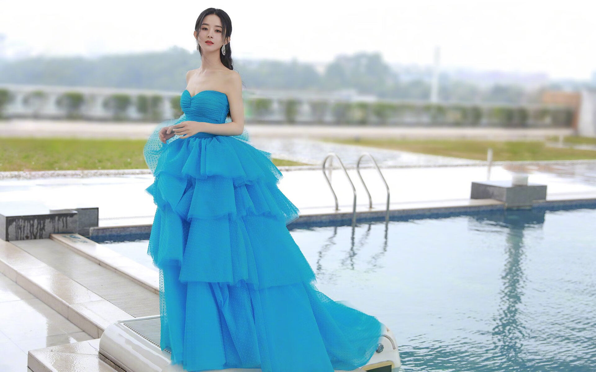 爱游戏体育平台-西甲：巴塞罗那4-1夺冠争头名，莱万连续多场破门，西甲巴塞罗那集锦