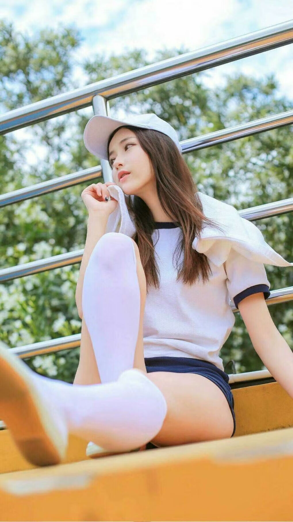 瞩目明星对决：梅西与C朗的焦点相遇，梅西配合