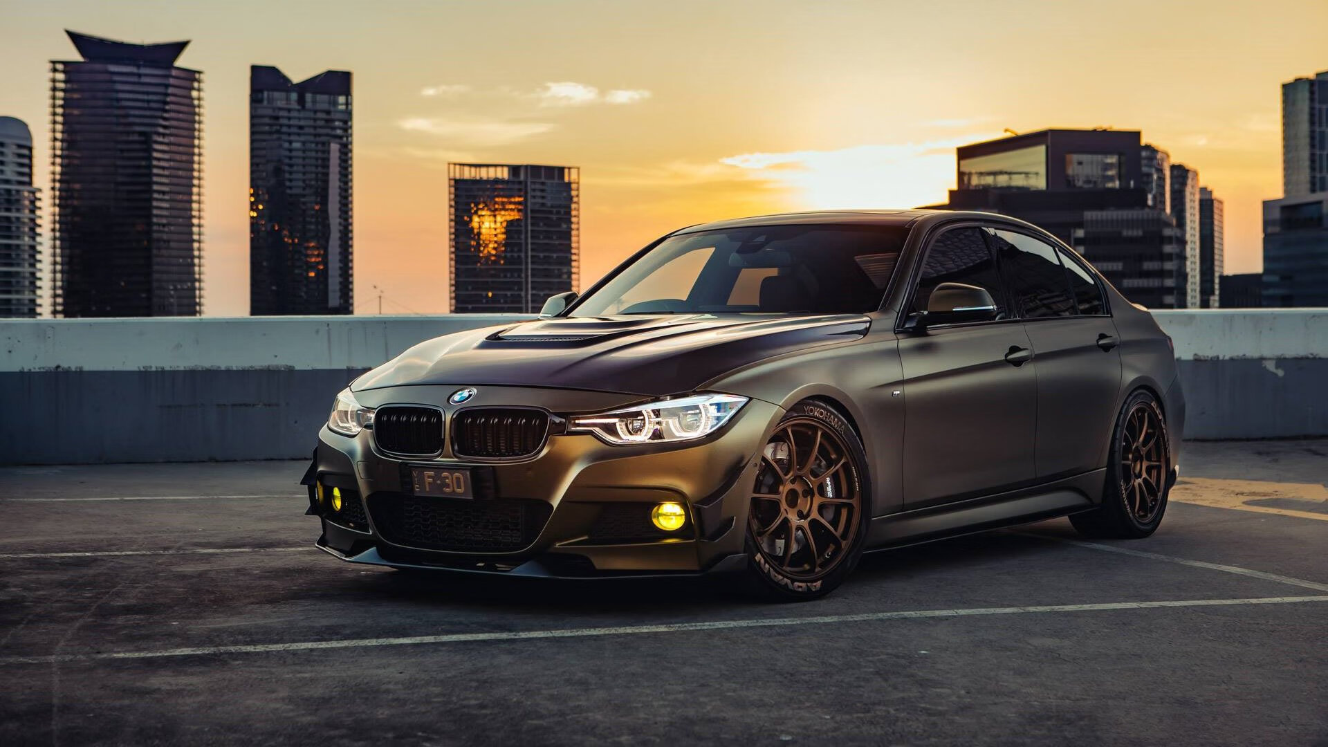 “电动冲浪：东三叉湖赛场迎来水上运动的新时代”