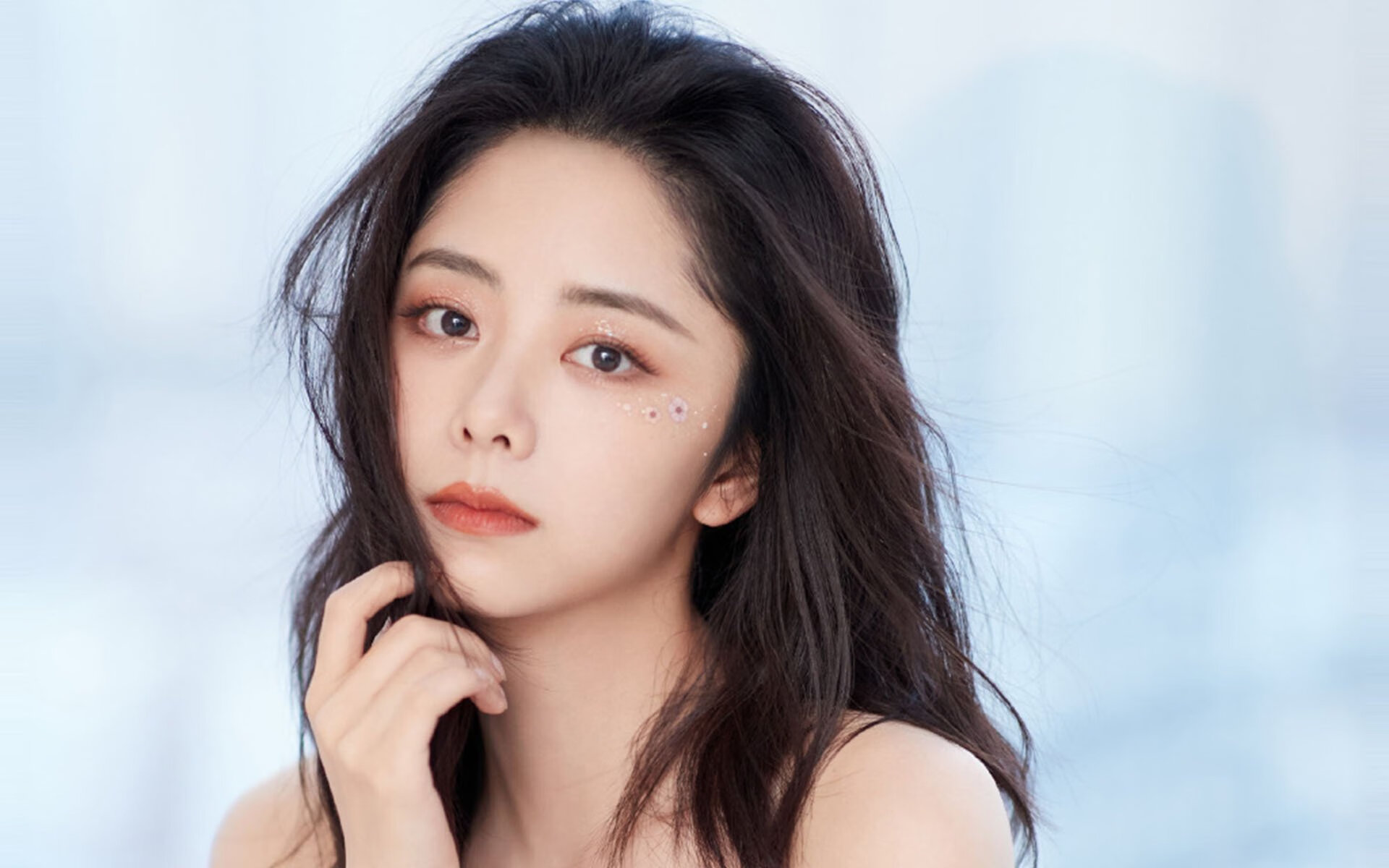 AYX体育-东亚杯中国足球惨败 球迷呼吁加强防守，东亚杯中国3比0韩国媒体评论