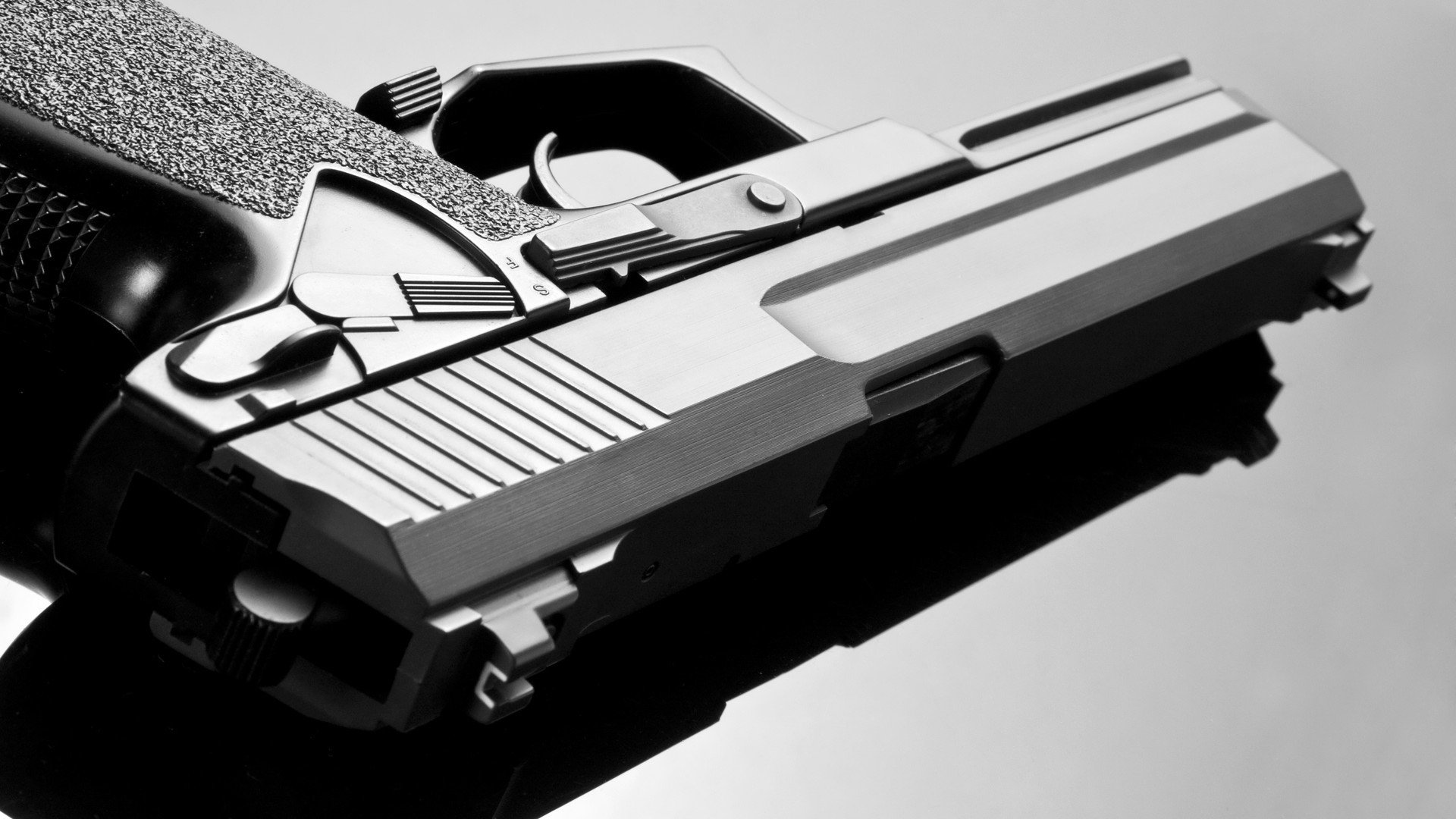 AYX SPORTS-“马科斯·梅特罗的防守战术与进攻突破，助力美洲狮队崭露头角”