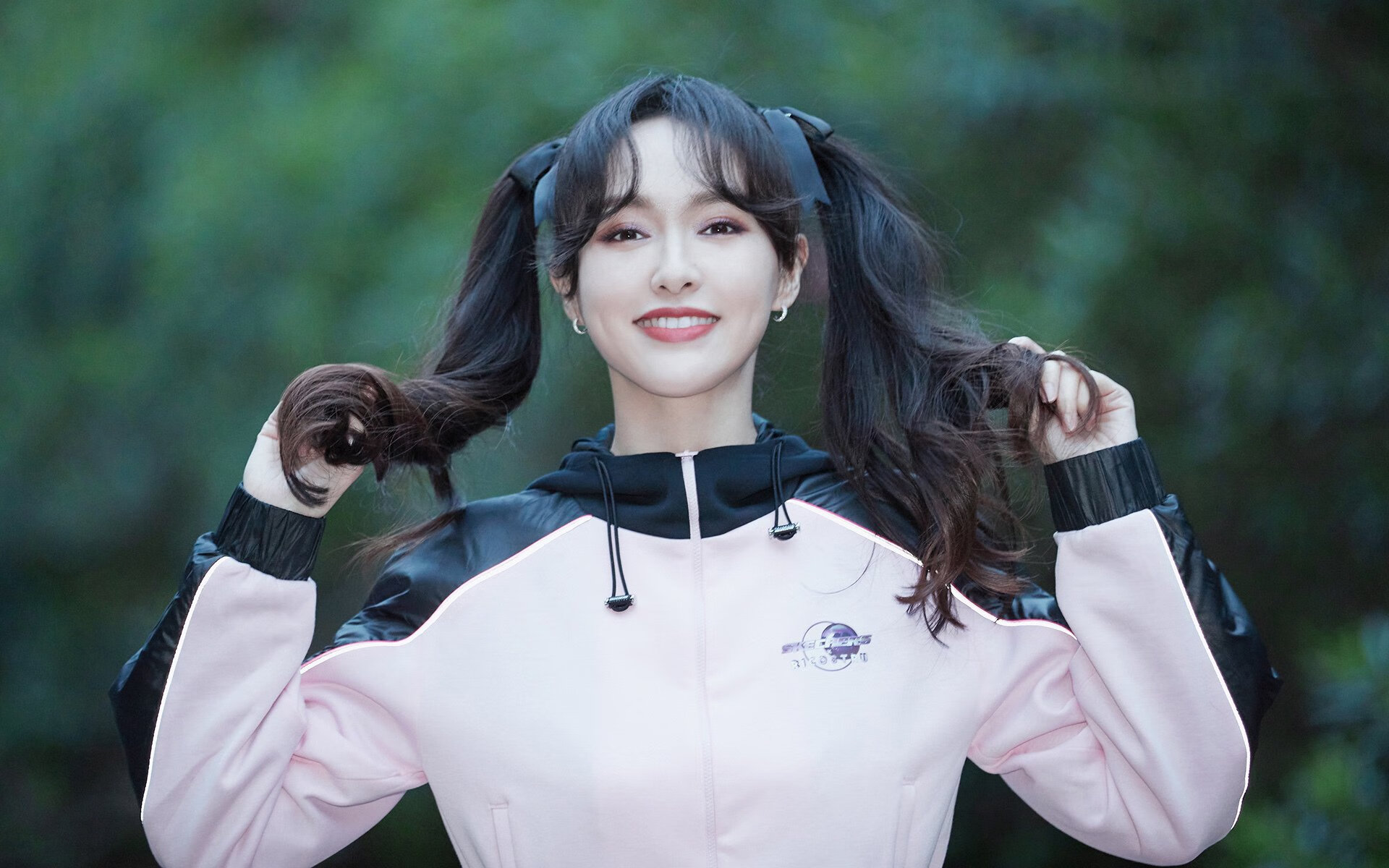 中国足球注重守门员专项训练提升门线防守能力，足球守门员新规则